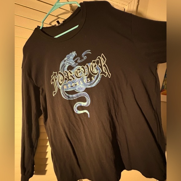 Fashion Nova Forever Reckless Black and Blue Graphic Long Sleeve Tee - Size 2X - Picture 6 of 8